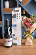Kit vinho Pinot Noir Premium + Flores naturais